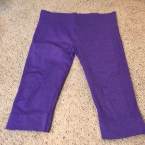 Like new lululemon leggings knee length purple
